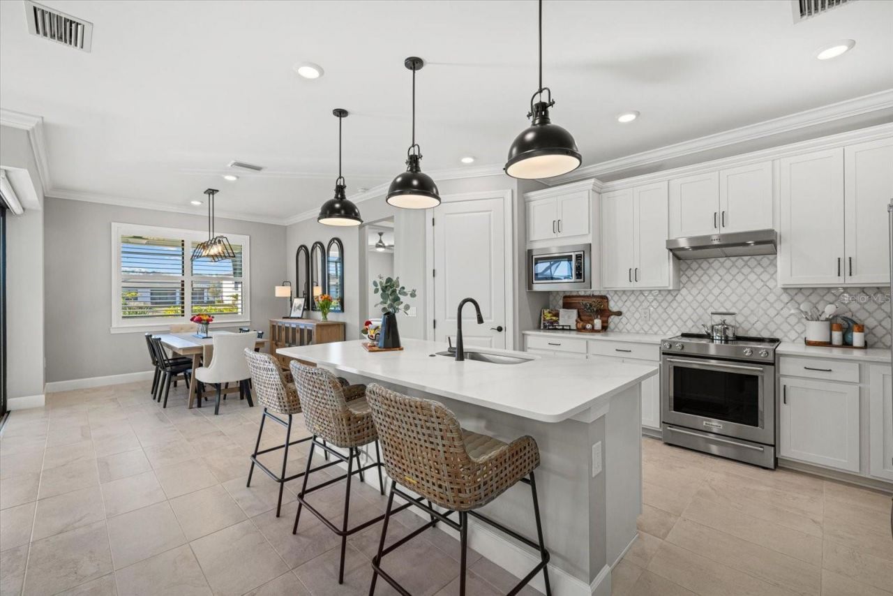 5904 Bluestar Court, Lakewood Ranch, FL 34211 Photo