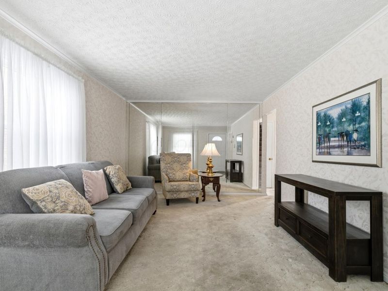 3034 Kenlawn Street, Columbus, OH 43224 Photo 6