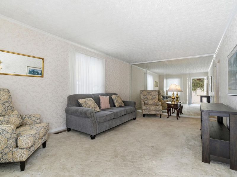 3034 Kenlawn Street, Columbus, OH 43224 Photo 7