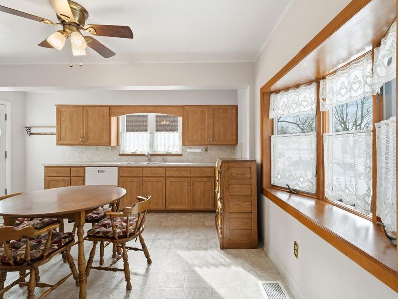 3034 Kenlawn Street, Columbus, OH 43224 Photo 8