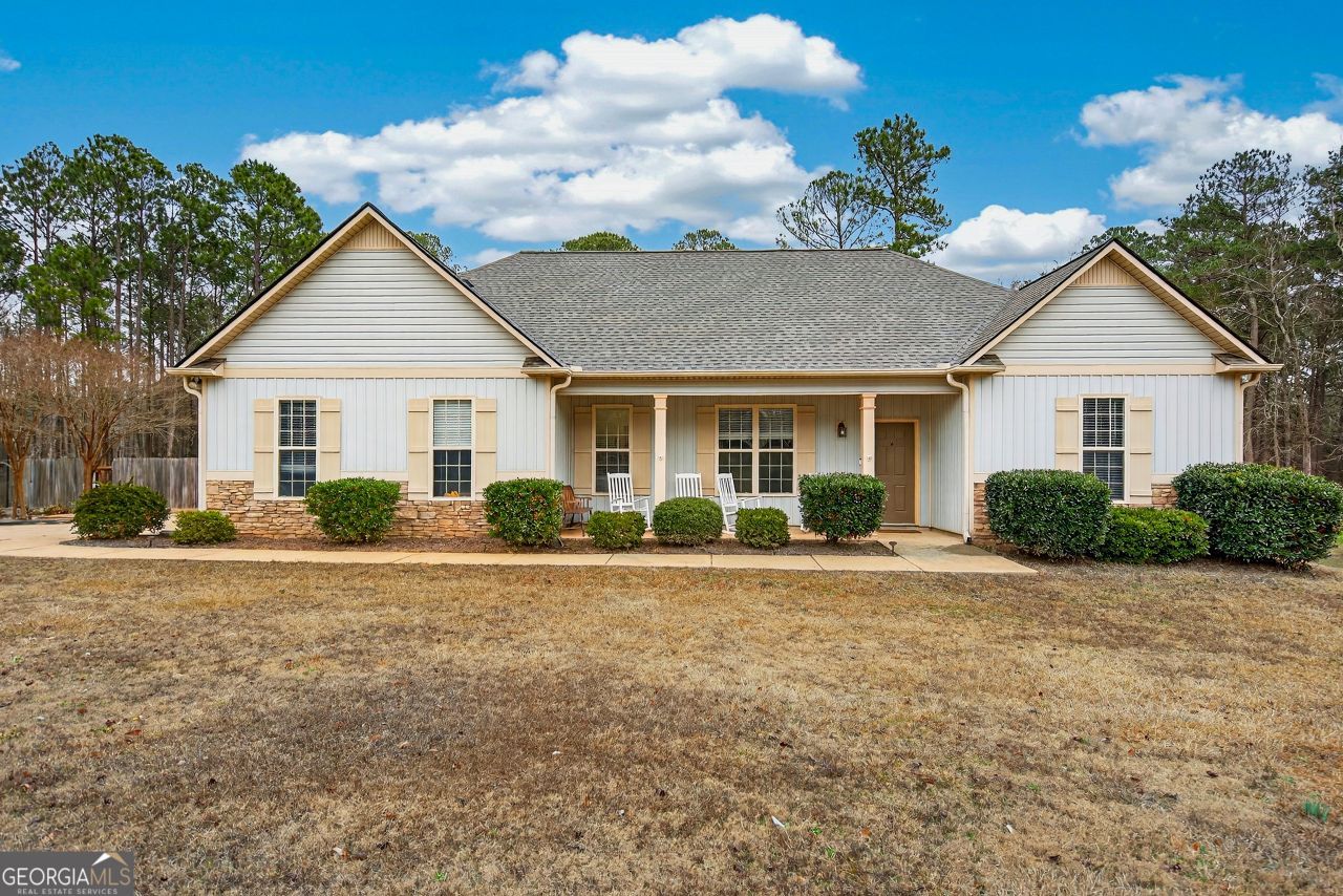 107 Amhurst Drive, West Point, GA 31833 Main Photo