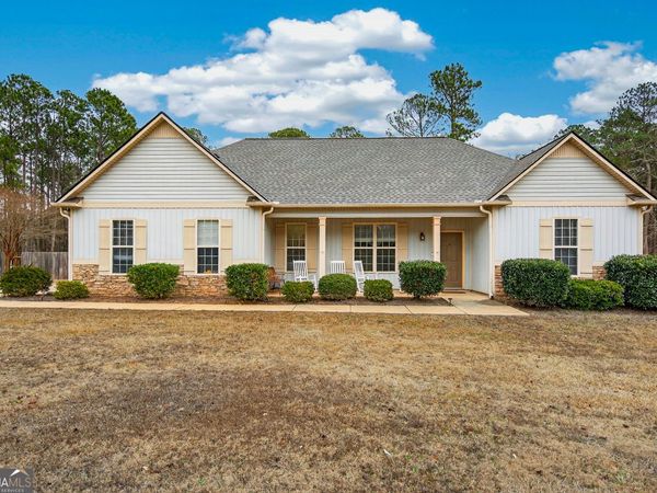 107 Amhurst Drive, West Point, GA 31833