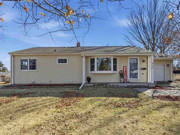 512 3rd Ave SW, Mt Vernon, IA 52314