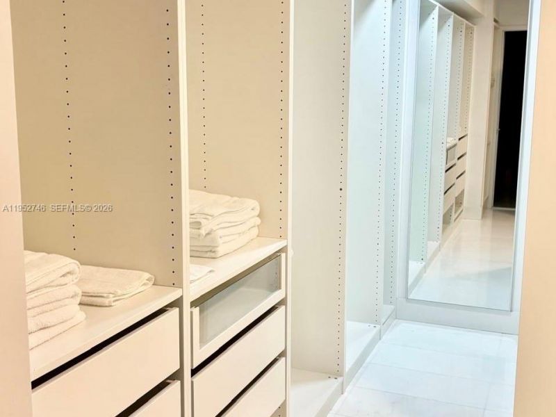 20505 E Country Club Dr , Unit 531, Aventura, FL 33180 Photo