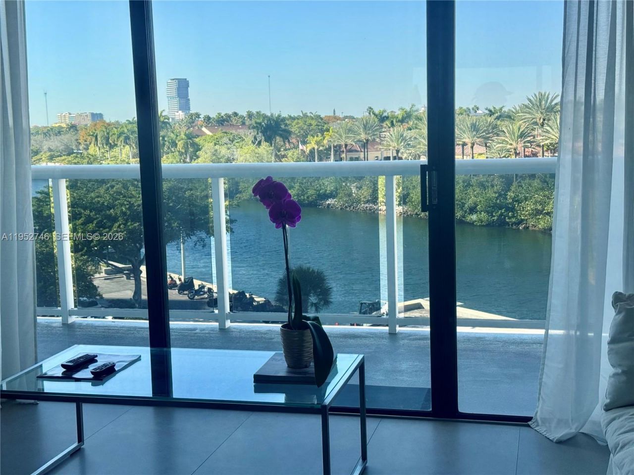 20505 E Country Club Dr , Unit 531, Aventura, FL 33180 Photo