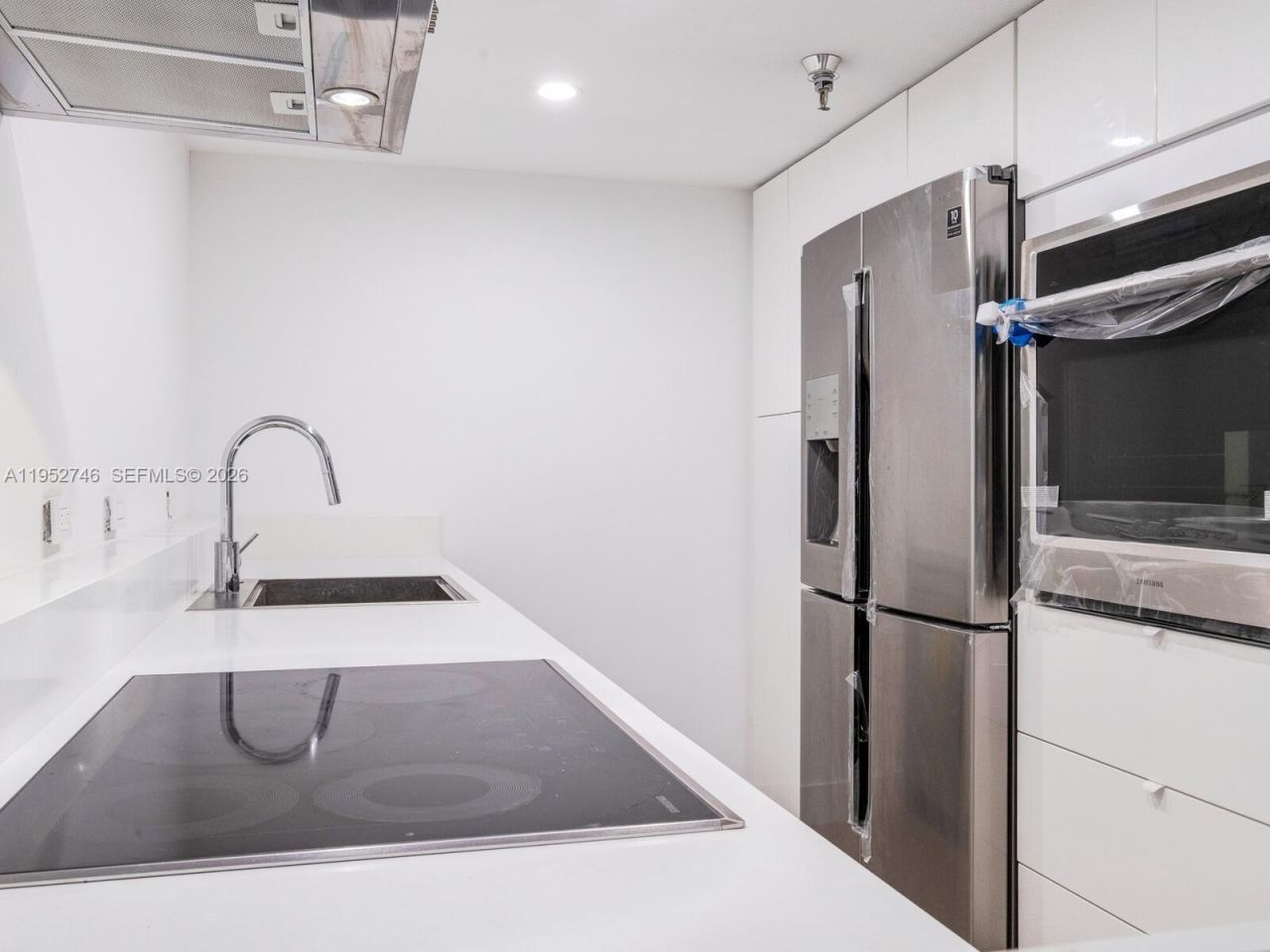 20505 E Country Club Dr , Unit 531, Aventura, FL 33180 Photo