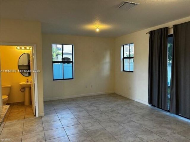 3402 W 105th St, Unit N/A, Hialeah, FL 33018 Photo