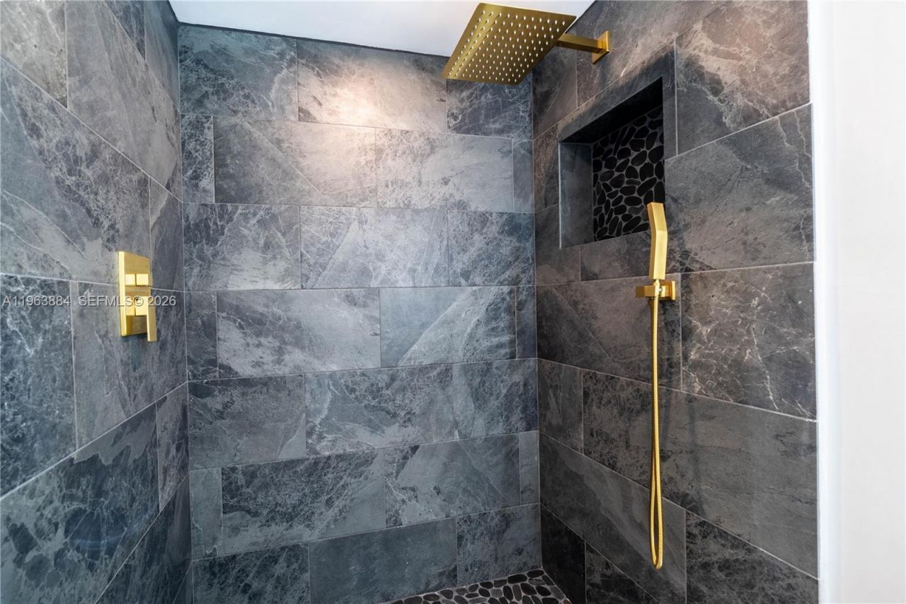 19380 Collins Ave , Unit 1105, Sunny Isles Beach, FL 33160 Photo