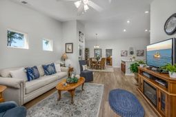 604 Wallace Dr. photo 4