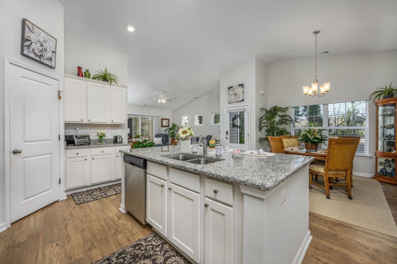 604 Wallace Dr. Photo 6