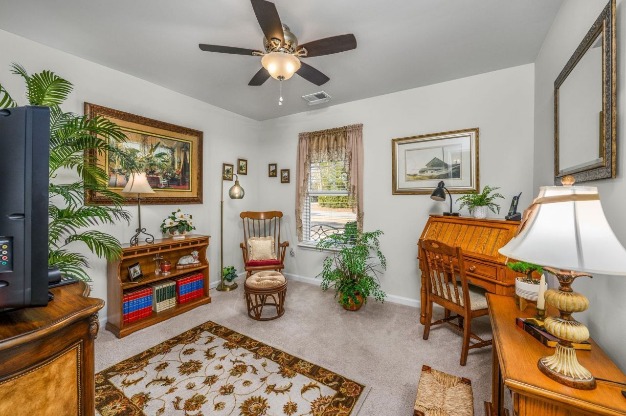 604 Wallace Dr. Photo 8