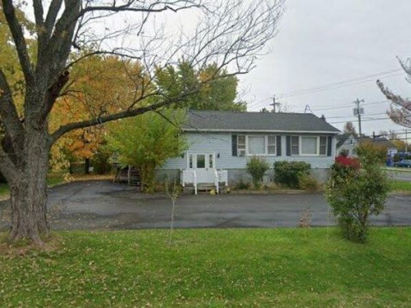 4 Delaware Avenue, Greenport, NY 12534