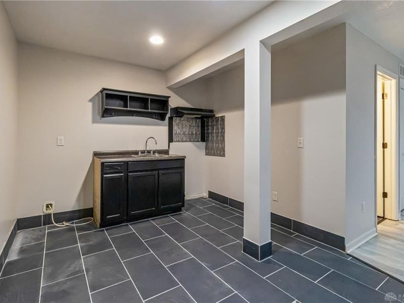 8041 Bushclover Drive, Tipp City, OH 45371 Photo 27