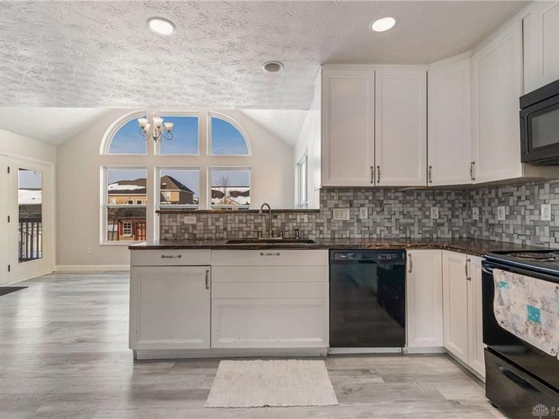 8041 Bushclover Drive, Tipp City, OH 45371 Photo 8