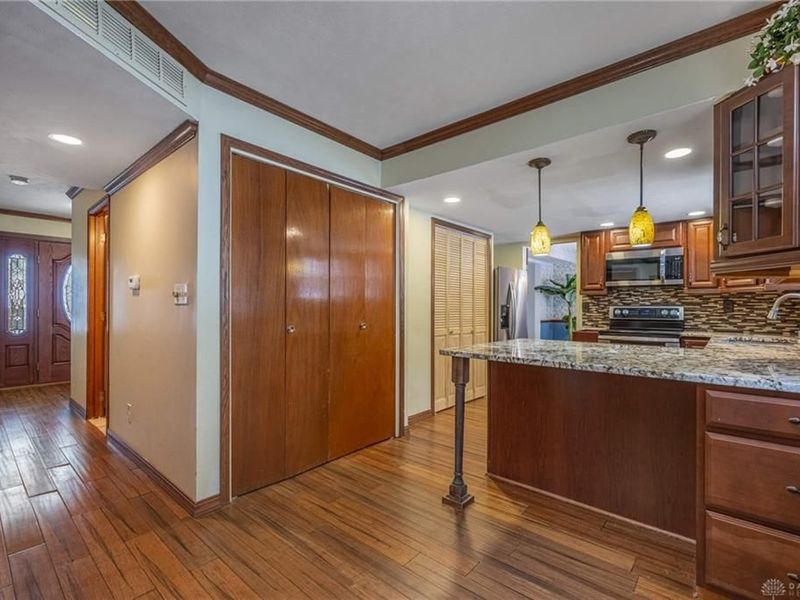 7745 John Elwood Drive, Centerville, OH 45459 Photo 2