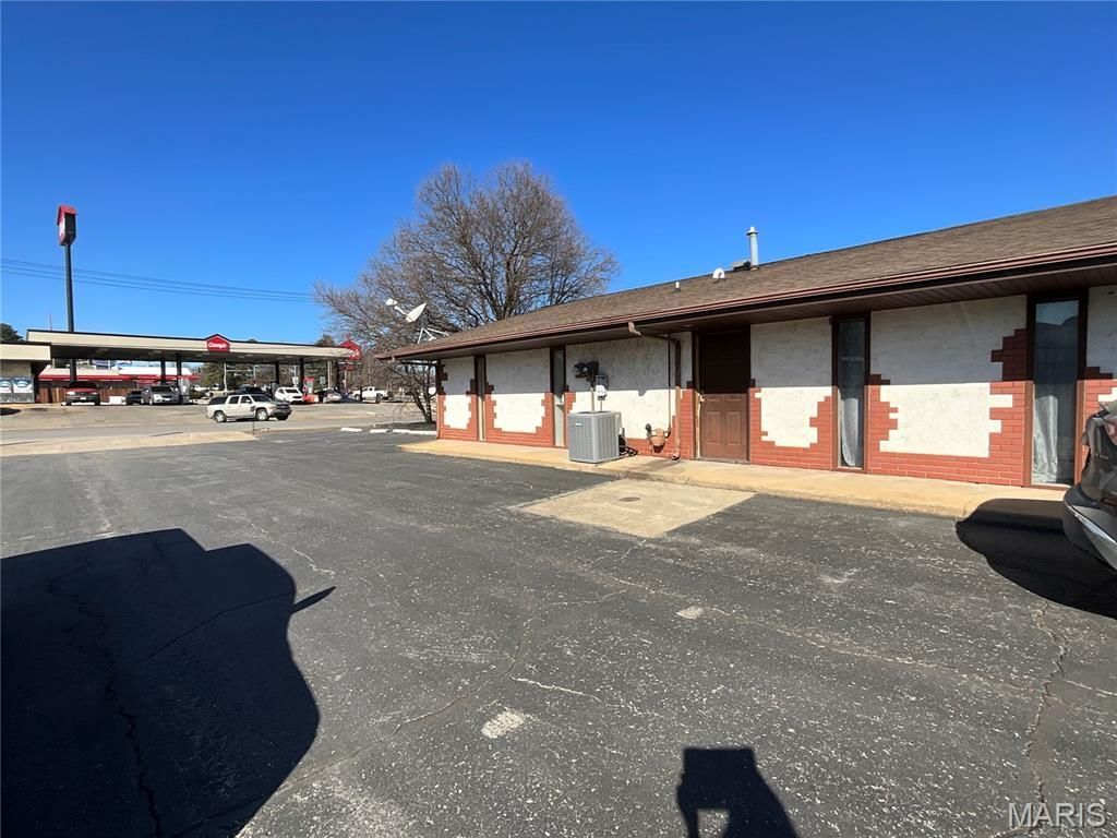 1618 Gibson Avenue, West Plains, MO 65775 Main Photo