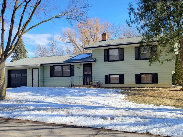535 E Highland Park Drive NE, Hutchinson, MN 55350