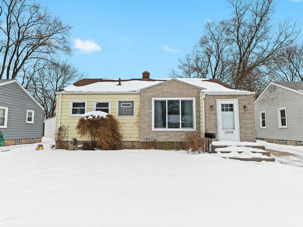 23066 Ithaca Street, Oak Park, MI 48237