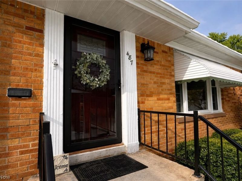 487 Karen Drive, Berea, OH 44017 Photo 2