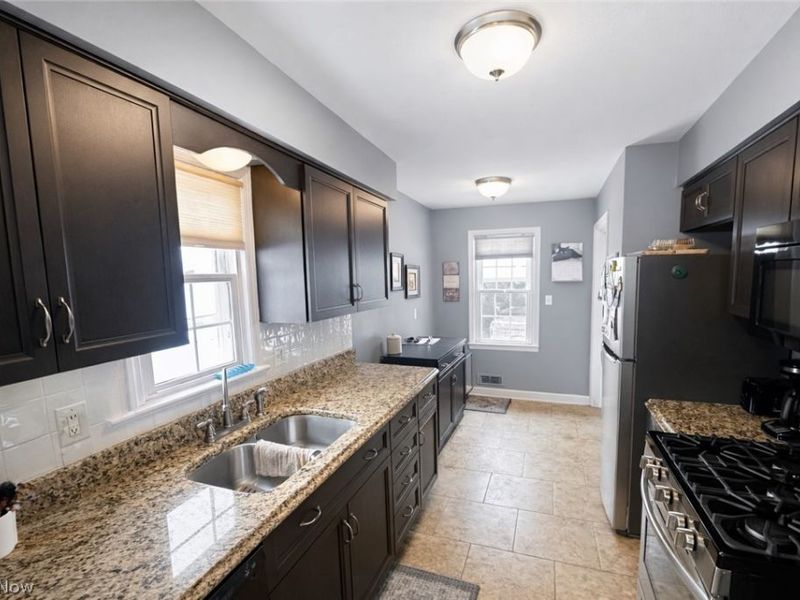 487 Karen Drive, Berea, OH 44017 Photo 5