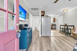 1055 Glenshaw Street photo 4