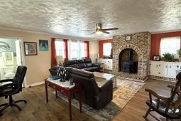 14 Hamden Circle photo 4