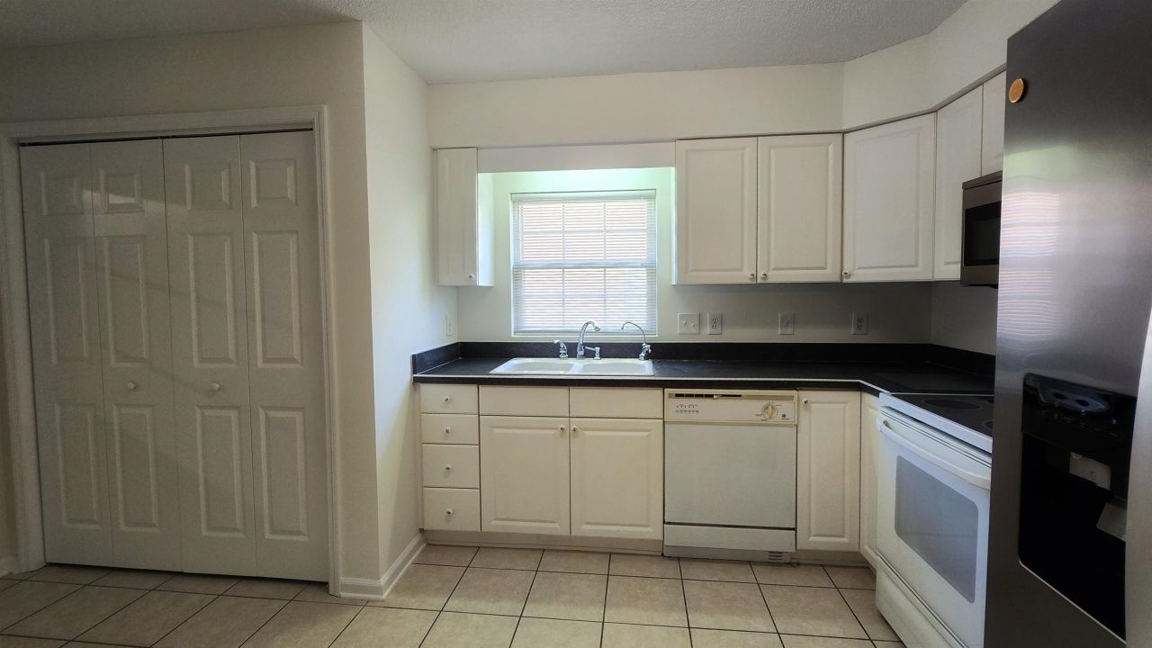 4091 Lakeshore Dr.  Photo 32