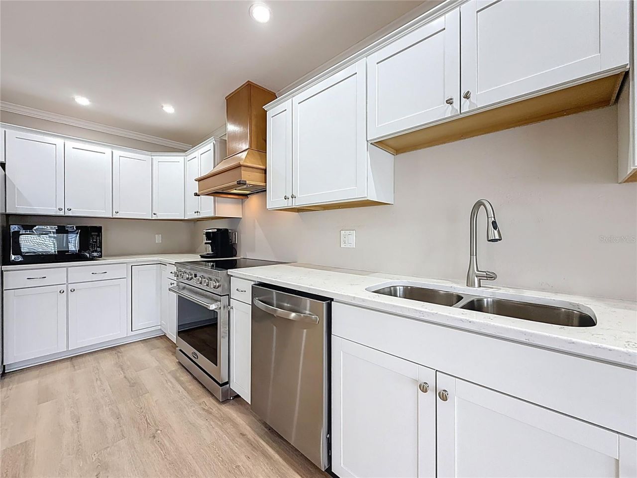 6747 Cape Hatteras Way Ne, Unit 4, Saint Petersburg, FL 33702 Photo