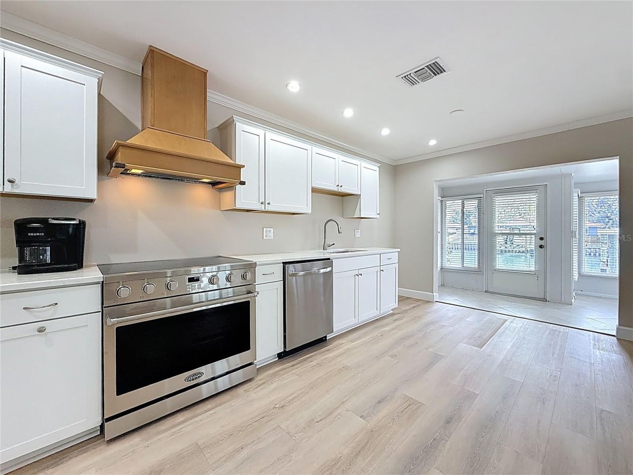 6747 Cape Hatteras Way Ne, Unit 4, Saint Petersburg, FL 33702 Photo