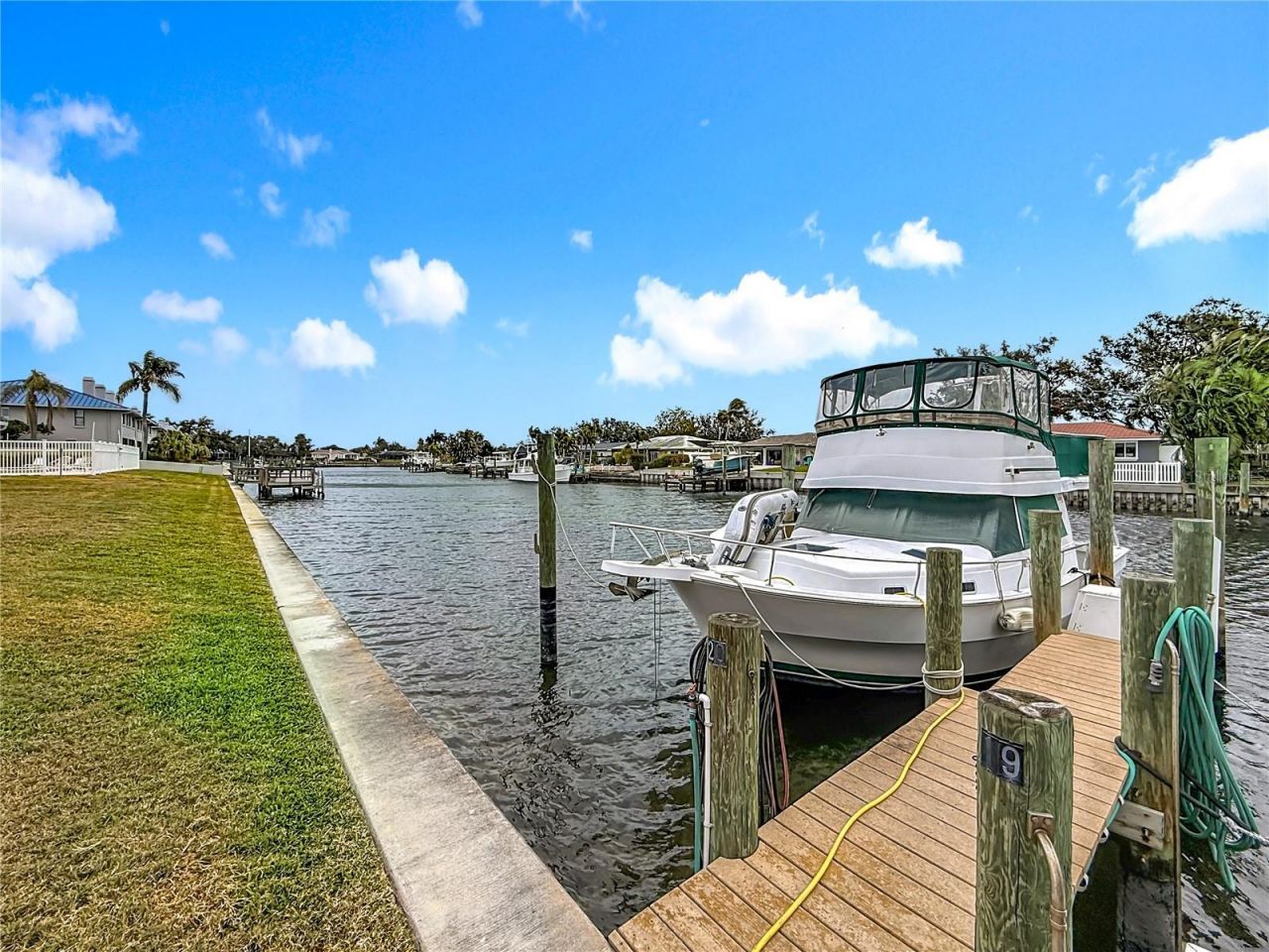 6747 Cape Hatteras Way Ne, Unit 4, Saint Petersburg, FL 33702 Photo