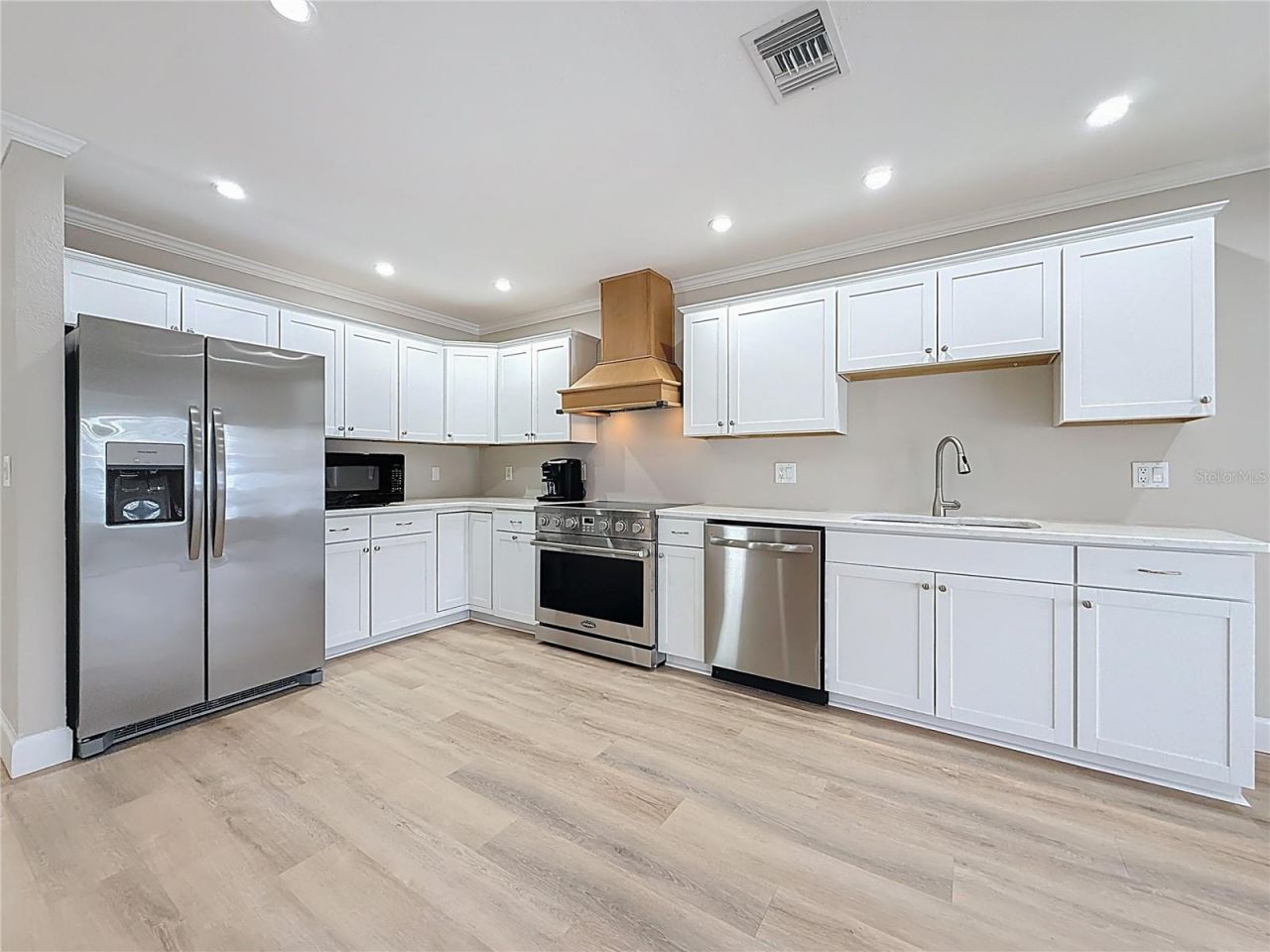 6747 Cape Hatteras Way Ne, Unit 4, Saint Petersburg, FL 33702 Photo