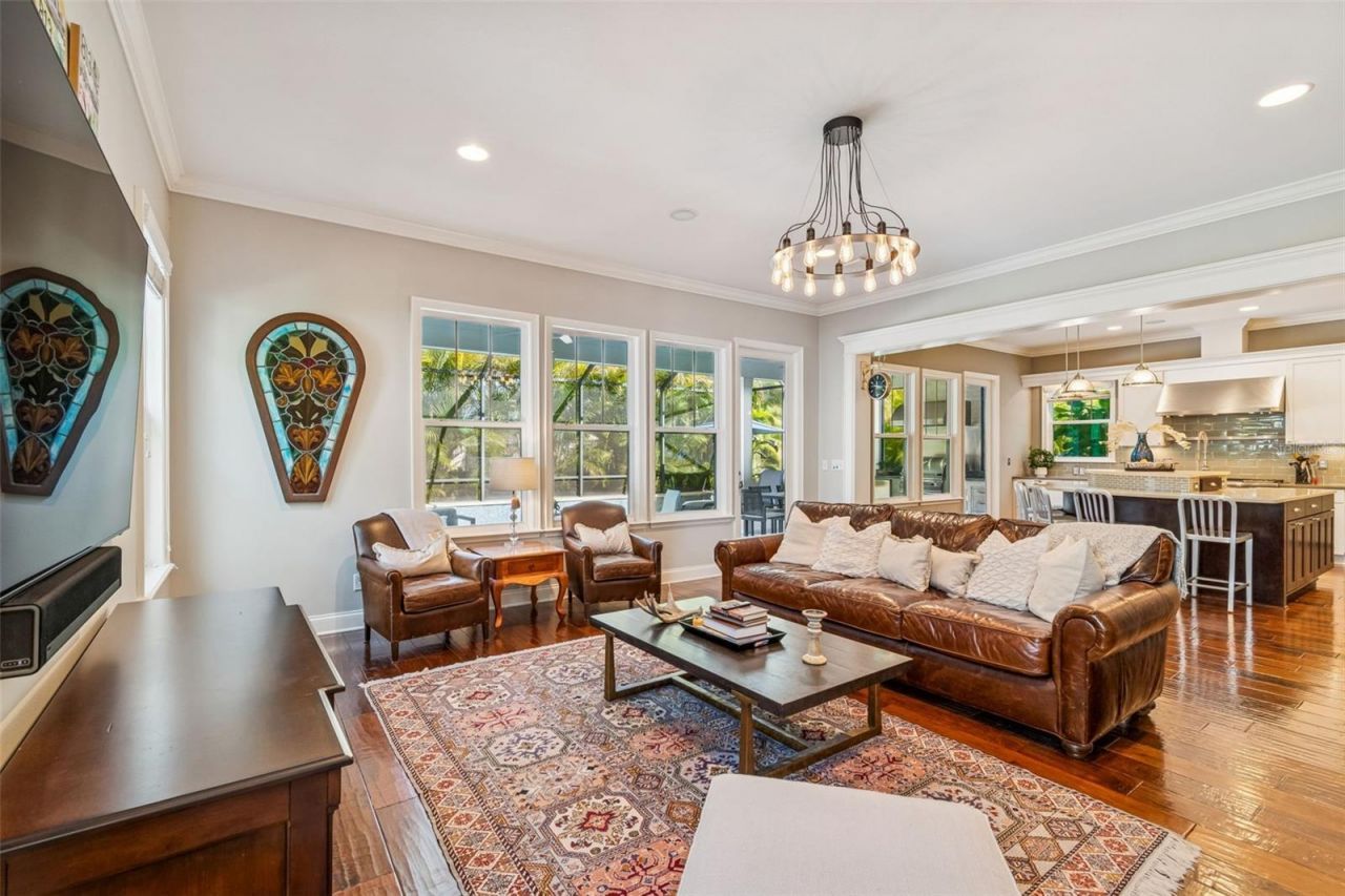 2907 W Hawthorne Road, Tampa, FL 33611 Photo