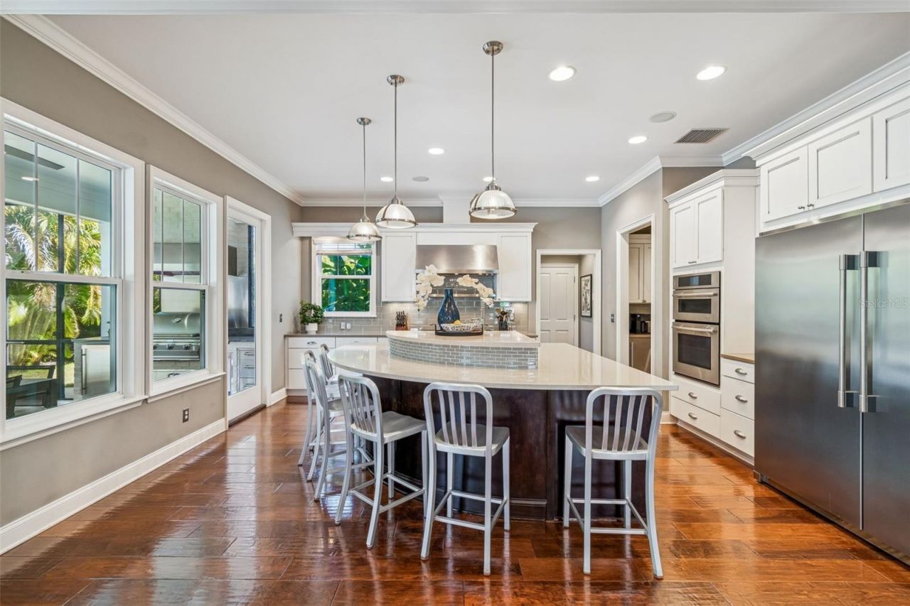 2907 W Hawthorne Road, Tampa, FL 33611 Photo