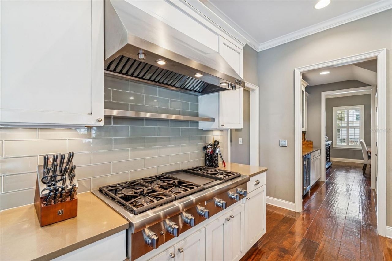 2907 W Hawthorne Road, Tampa, FL 33611 Photo