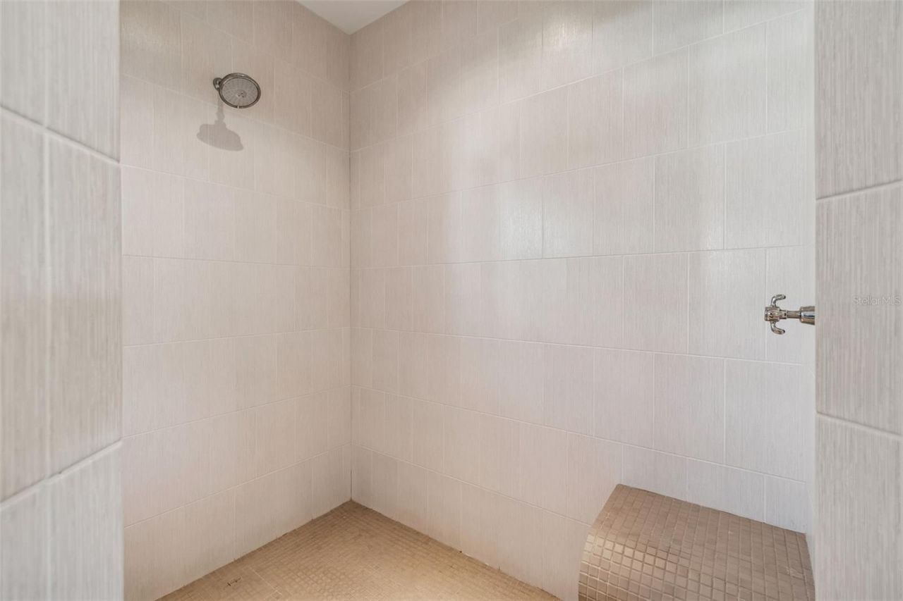 2907 W Hawthorne Road, Tampa, FL 33611 Photo