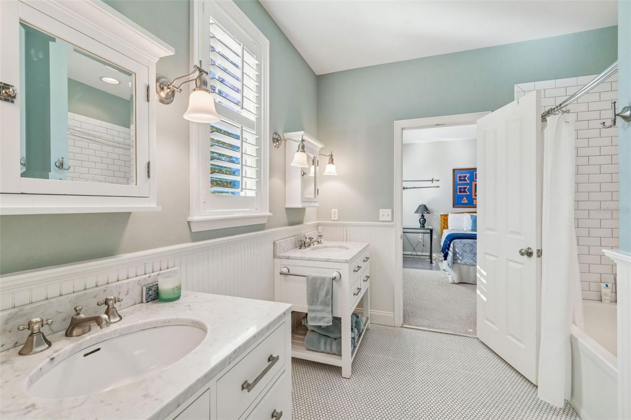 2907 W Hawthorne Road, Tampa, FL 33611 Photo