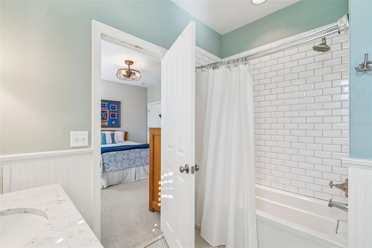 2907 W Hawthorne Road, Tampa, FL 33611 Photo