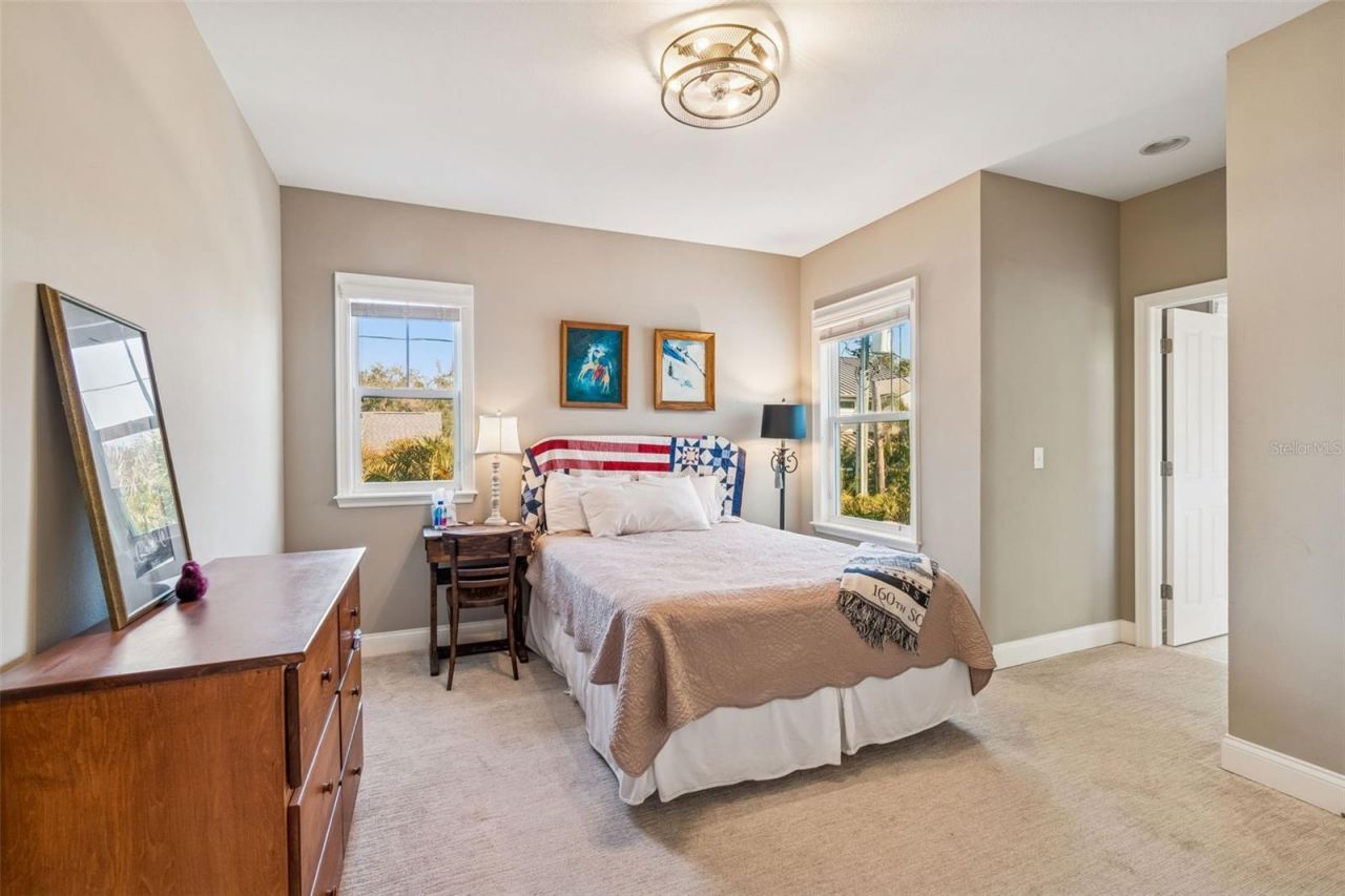 2907 W Hawthorne Road, Tampa, FL 33611 Photo