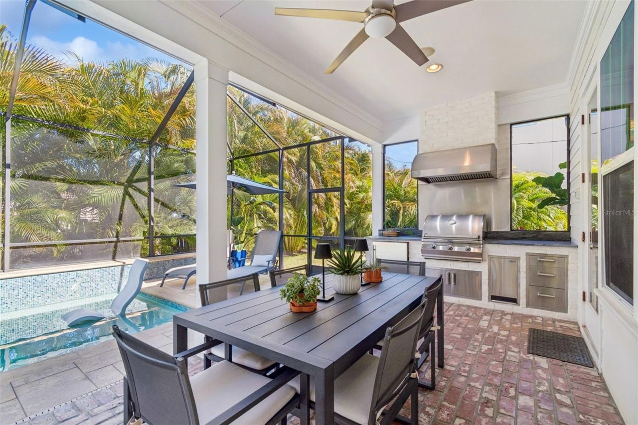 2907 W Hawthorne Road, Tampa, FL 33611 Photo