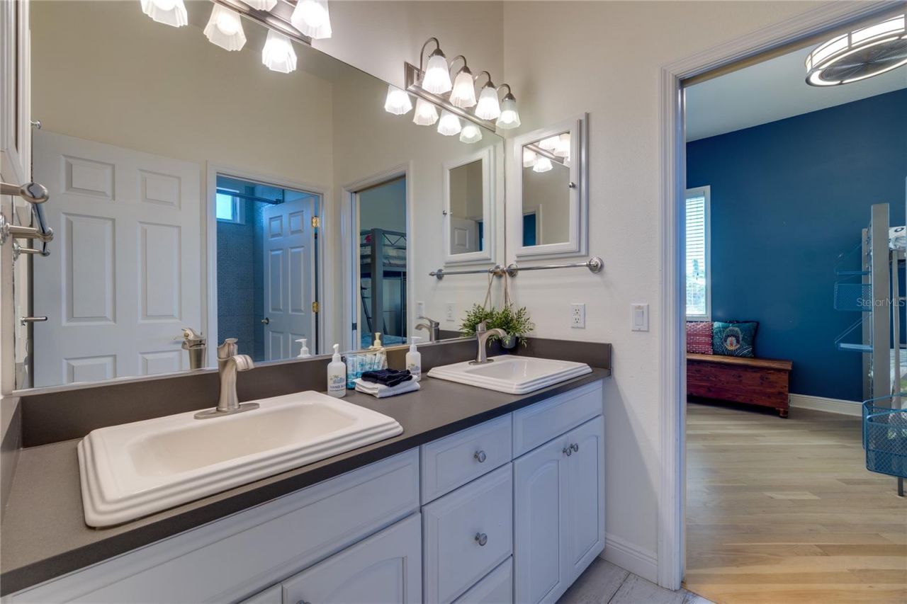 803 Gladiolus Street, Anna Maria, FL 34216 Photo