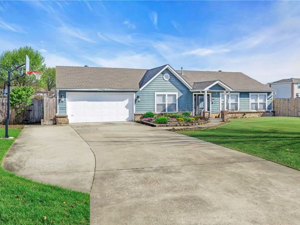 2315 S 17Th Street, Rogers, AR 72758