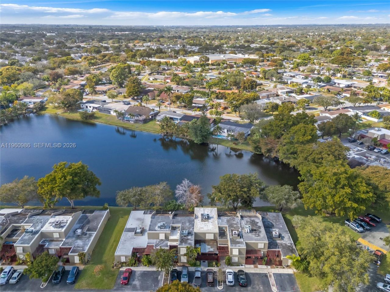 10911 N Lakeview Dr, Pembroke Pines, FL 33026 Photo