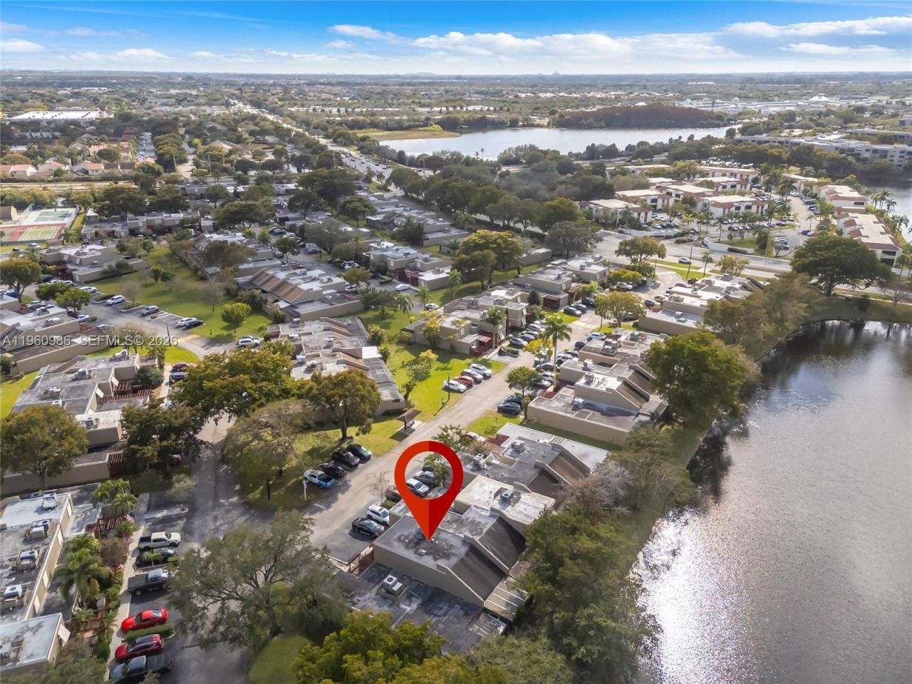 10911 N Lakeview Dr, Pembroke Pines, FL 33026 Photo