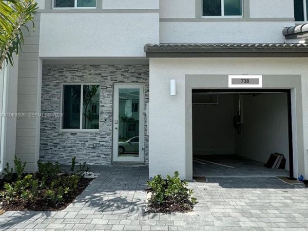 738 SE 13 ct, Unit ., Homestead, FL 33034