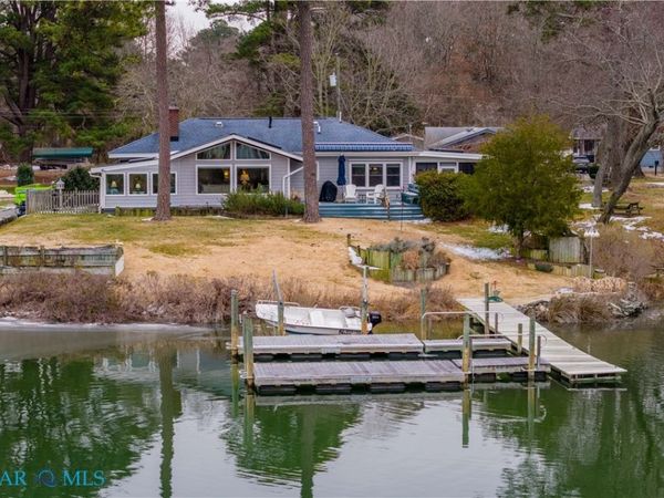 95 Kellum Avenue, Deltaville, VA 23043