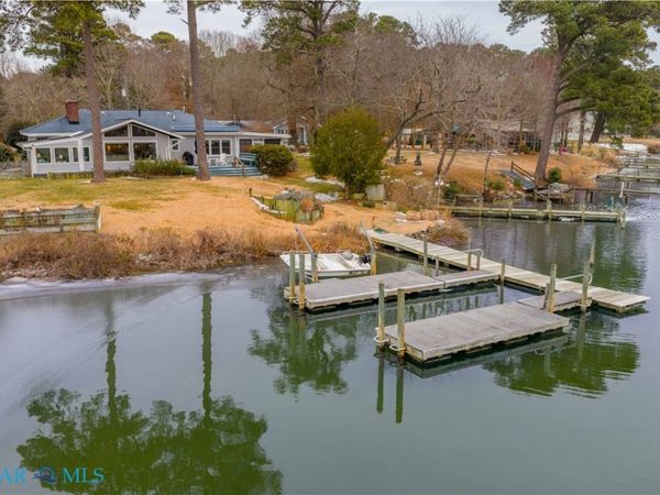 95 Kellum Avenue, Deltaville, VA 23043