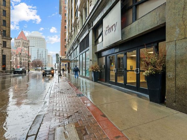 350 Saint Peter Street, Unit 512, Saint Paul, MN 55102