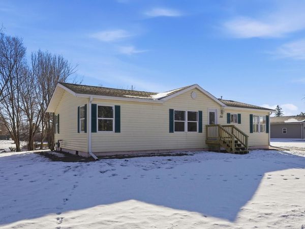 320 Lincoln AVENUE, Omro, WI 54963