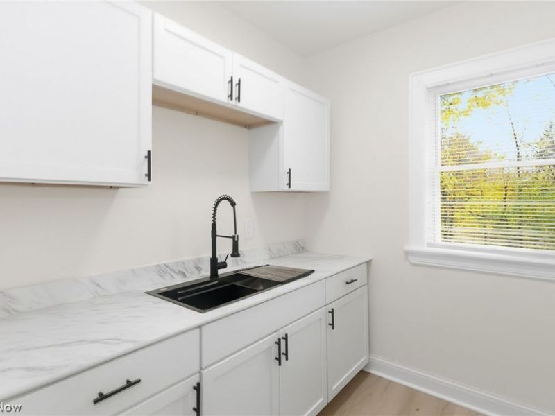 12808 Beachwood Avenue, Cleveland, OH 44105 Photo 16