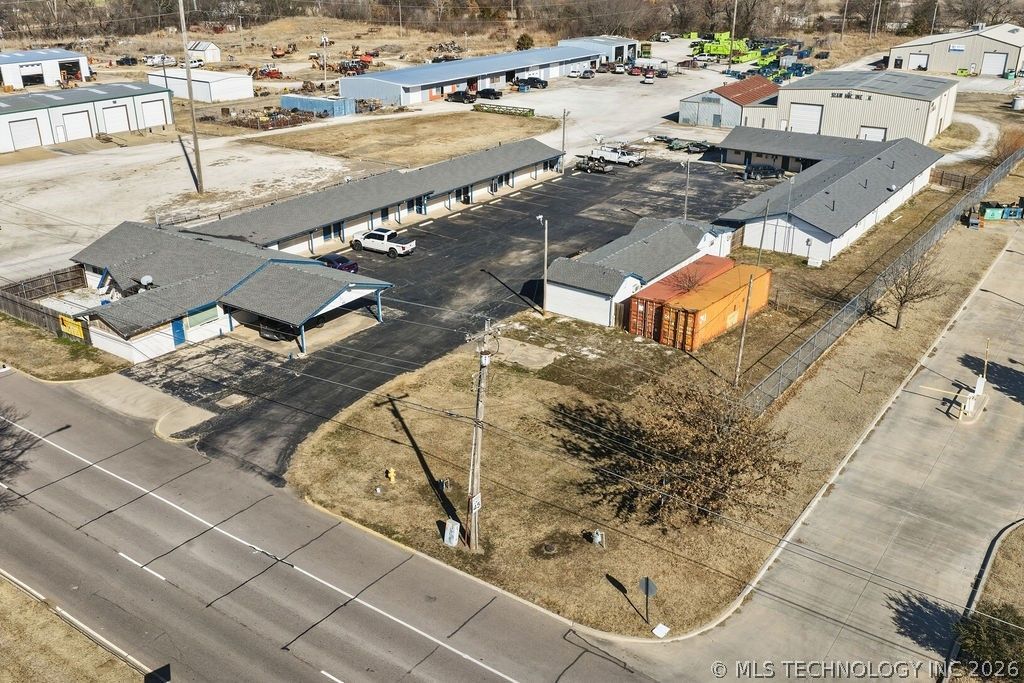 1900 N Broadway, Ada, OK 74820 Main Photo